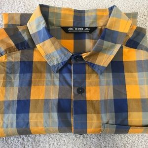 Acr'teryx Mens short sleeve - Size Large